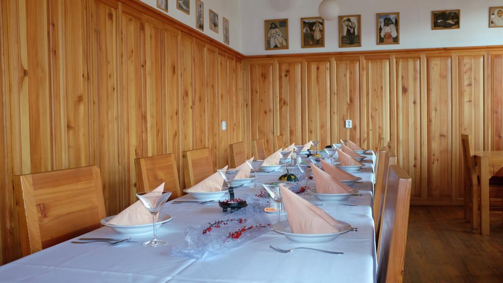 Penzion Manin Považská Bystrica Buitenkant foto