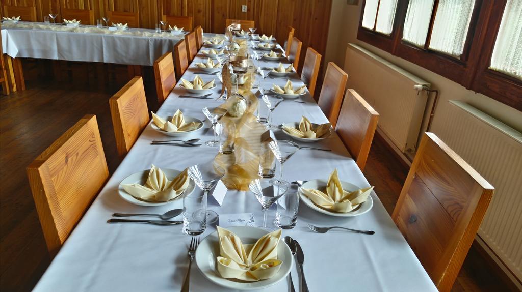 Penzion Manin Považská Bystrica Buitenkant foto