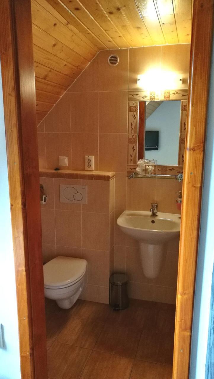 Penzion Manin Považská Bystrica Buitenkant foto