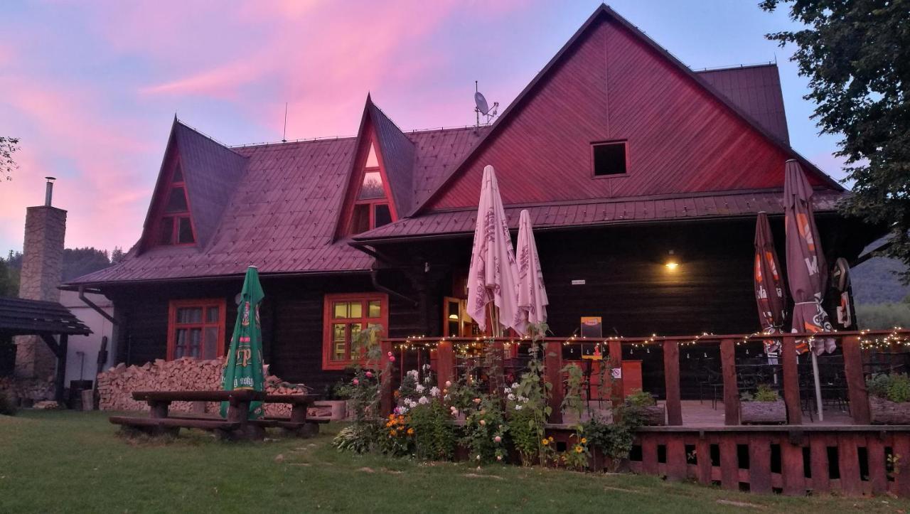 Penzion Manin Považská Bystrica Buitenkant foto
